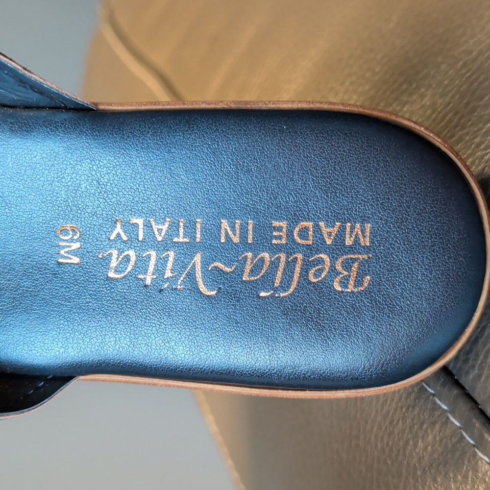 Bella Vita Tab-Italy Suede Navy & Gold Women's Slide Sandals Nwot Size 6 - Picture 3 of 7